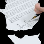 ¿Cuáles son los requisitos legales para un contrato de empleo por escrito en Estados Unidos?