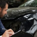 Cómo demandar por daños en un accidente de auto en los Estados Unidos.