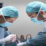 Errores Médicos en Cirugía Plástica: Derechos del Paciente y Opciones Legales